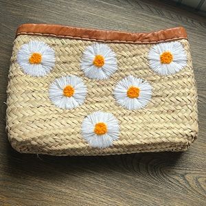 Cute straw clutch